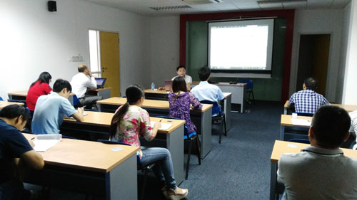 冰球突破召开第二次“安全生产标准化”会议