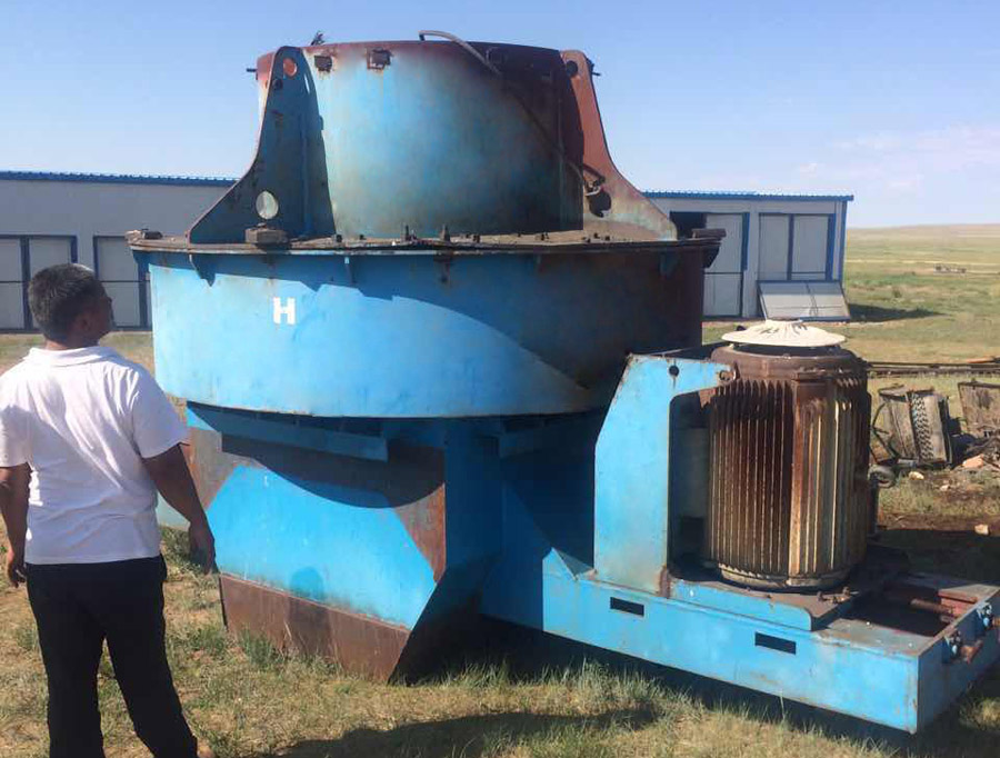 冰球突破股份立式冲击破碎机在国外“服役”12年