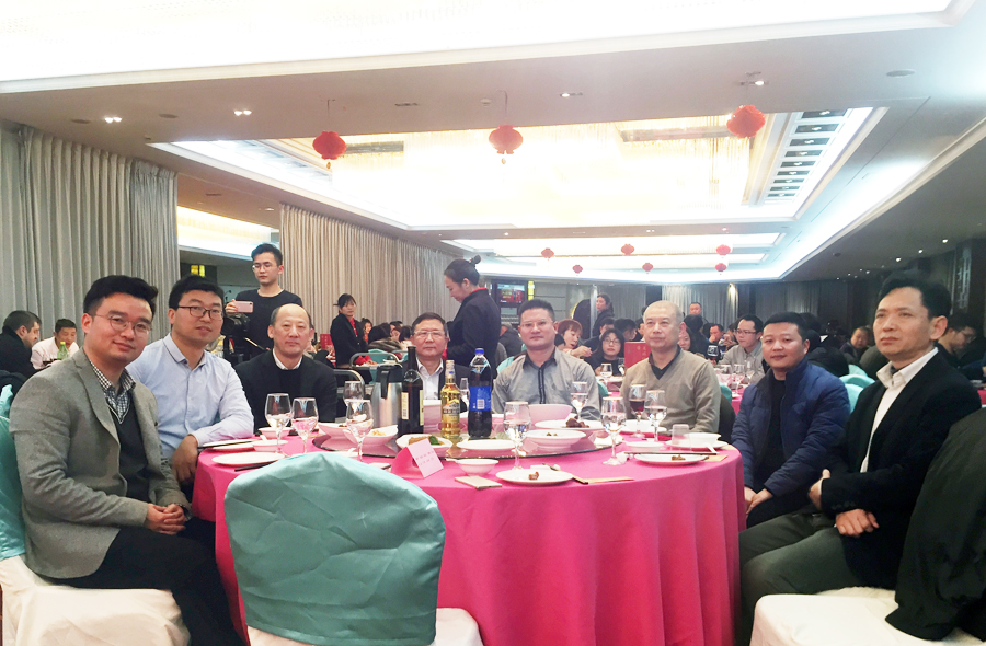 赢战猪年、共创辉煌--冰球突破股份隆重举行2018年度表彰大会暨2019迎新年会