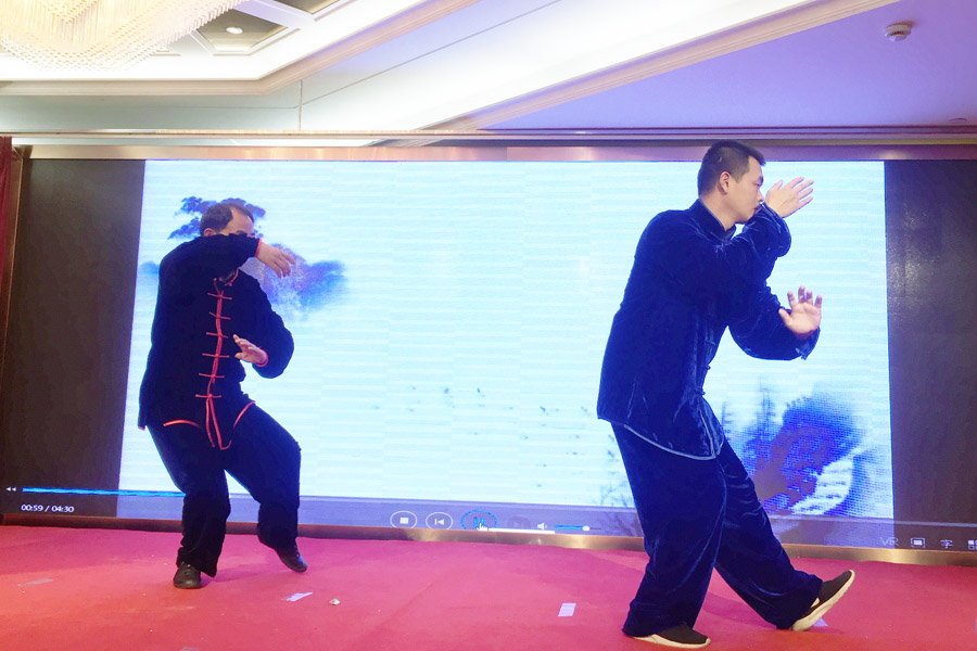 ӮսꡢԻ--ͻƹɷ¡ؾ2018ȱô2019ӭ