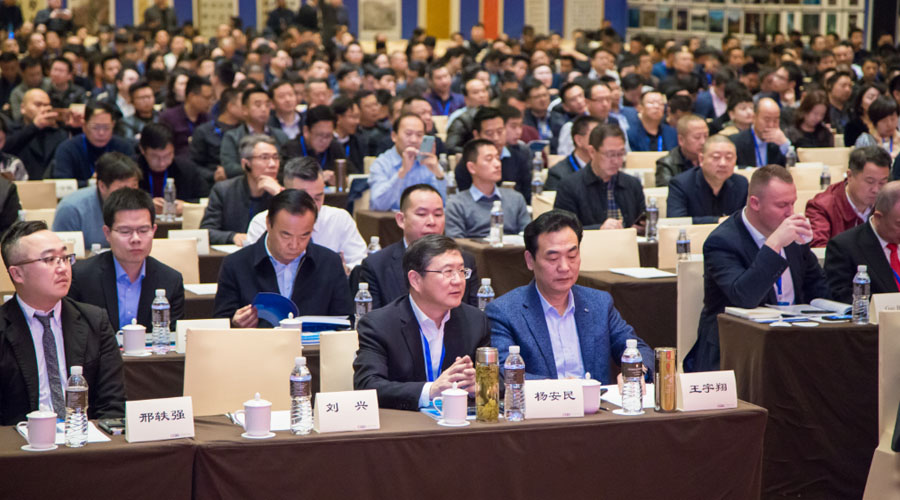 ʢǰͻƹɷͬӭɰʯҵʷչʱ