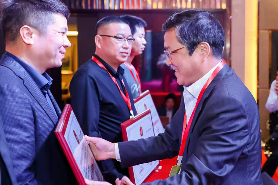 ϲѶϺͻƹɷٻйҵƷʾҵ